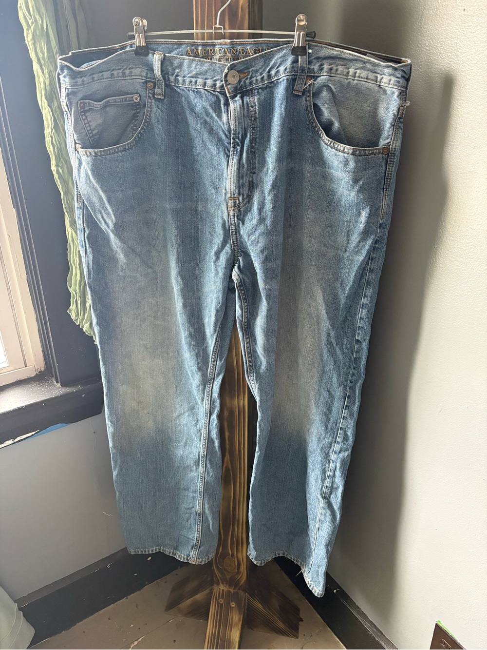 American Eagle Loose Fit Jeans